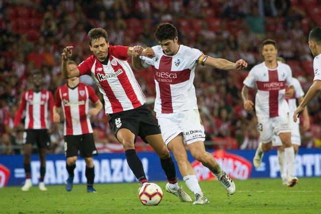 华体会下载-关于索肖队员努力拼搏，最终击败对手赢得比赛胜利的信息  第1张